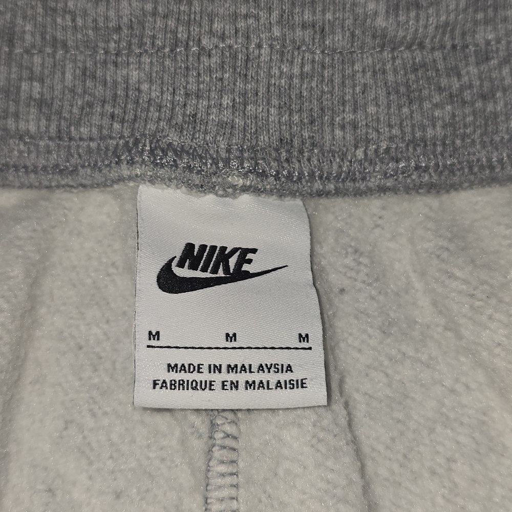 Nike Women's Gray Shorts Sweatpant W/Pockets Size M Embroidered Logo - Picture 5 of 6